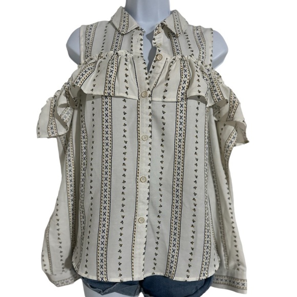 Blu Pepper Tops - Blu Pepper Women’s Simple Floral Blouse! 
Size Medium!